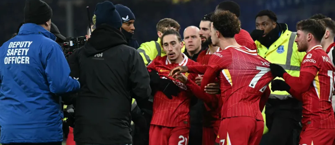 بعد "معركة" إيفرتون وليفربول.. الاتحاد الإنجليزي يوزع التهم 1 IMG 6694