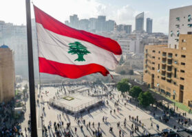 clashes lebanon flag beirut 8aug2020
