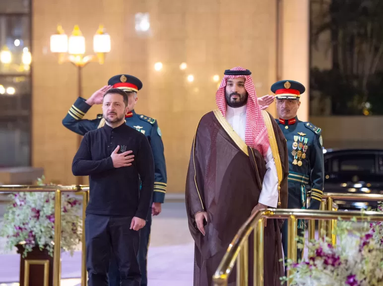ولي العهد السعودي يبحث مع الرئيس الأوكراني تعزيز التعاون والعلاقات الثنائية 1 1110407