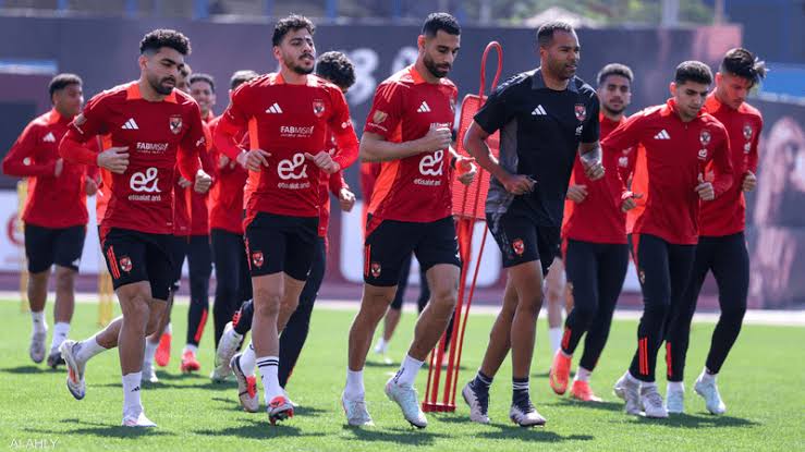 ضربة قوية للأهلي.. رابطة الأندية تعاقبه وتوقف 15 لاعبًا 1 IMG 7159