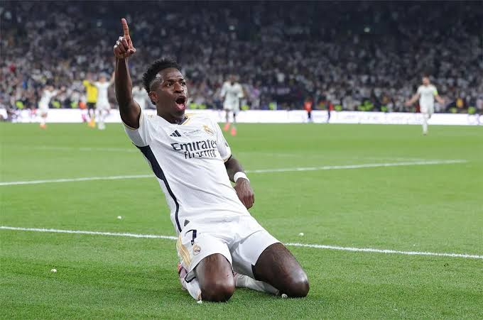 فينيسيوس يحسم موقفه مع ريال مدريد ويتحدث عن حلمه في كرة القدم 1 IMG 7191