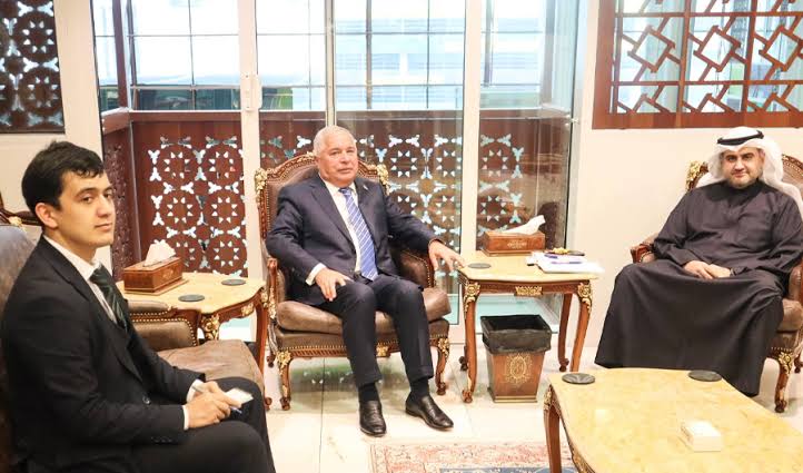 وزير العدل يبحث تعزيز التعاون القضائي والقانوني مع سفير طاجيكستان 1 IMG 7274