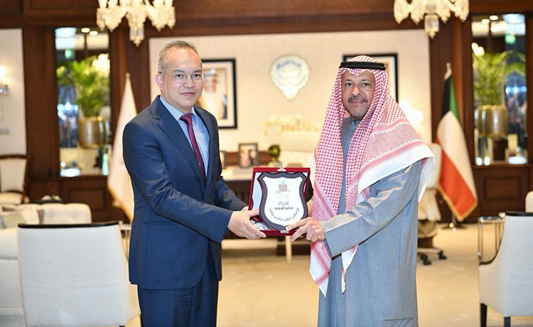 عذبي الناصر يبحث تعزيز التعاون المشترك مع سفير فيتنام 1 IMG 7276