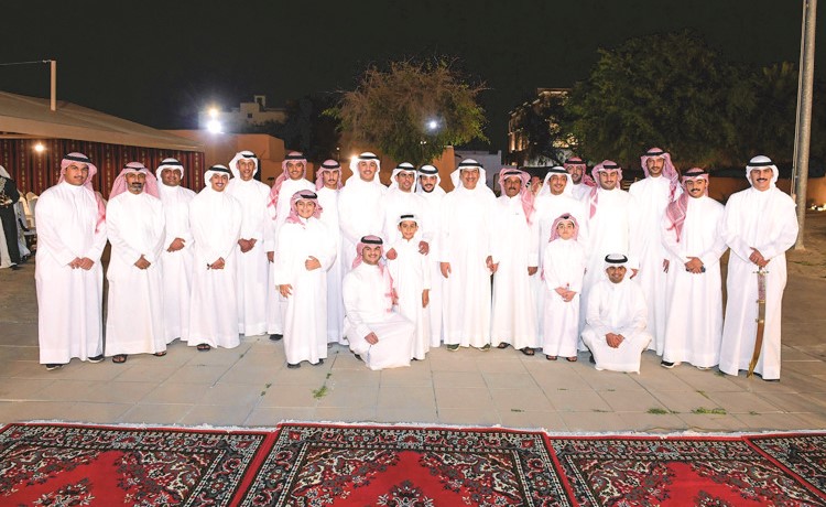 الجهراء تحتفل بالعرضة الكويتية بمناسبة عيد الفطر 1 IMG 8160