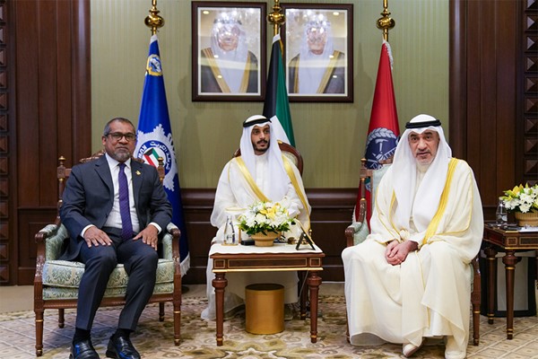 الشيخ فهد اليوسف يستقبل وزير خارجية المالديف لبحث العلاقات الثنائية 1 IMG 8668