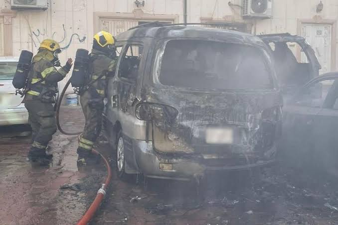 السيطرة على حريق 3 مركبات في الجهراء دون إصابات 1 IMG 9297