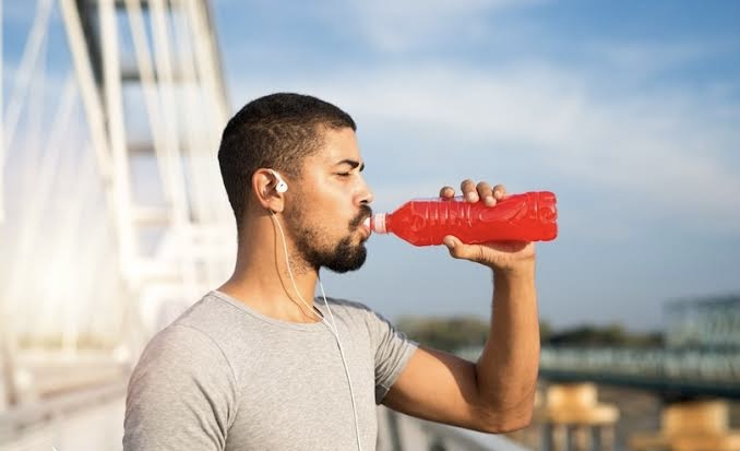 احذر التأثير الخفي.. ماذا تفعل مشروبات الطاقة بجسمك 1 IMG 1415